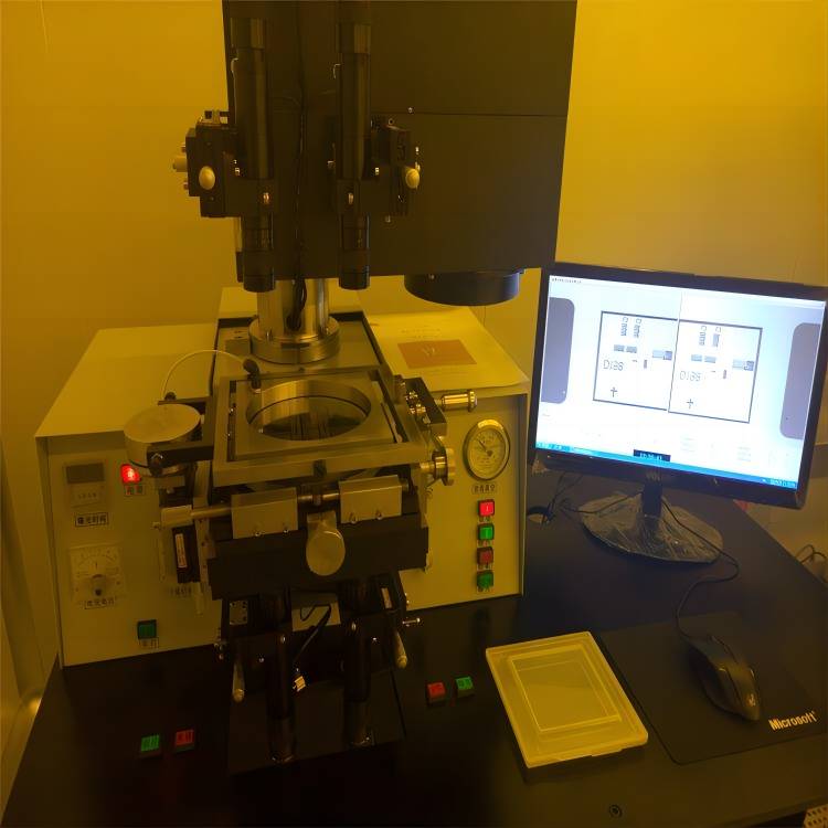 C-33型 雙面 4英寸 國產(chǎn)高精度對準(zhǔn)光刻機(jī)